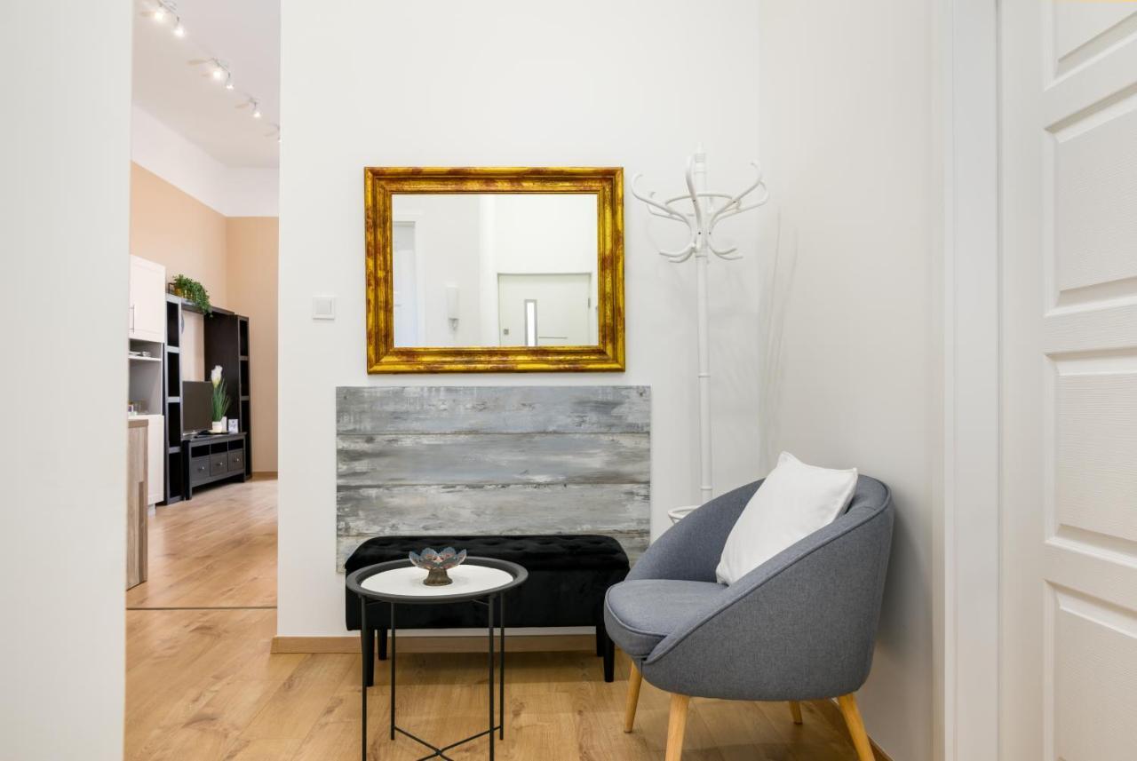 Ja18 Downtown Pearl - 2 Bedroom Apartment Budapest Exteriör bild